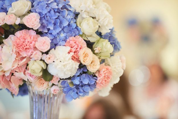 wedding-table-service-bouquet-pink-white-blue-hydrangeas-stands-dinner-table_8353-8661.jpg